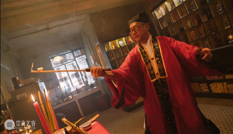 今年评分最高华语剧来了,深夜看更带劲 华语 作者 陈三岁丨 公号 未来电影局丨 豆瓣 内容 港剧 事实 香港 崇真艺客