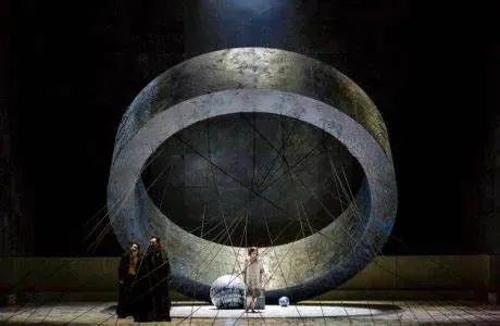 国际舞美大师丨斯特法诺·波达：打造舞台“五位一体”的整体美学 视频资讯 何天宇 斯特法诺 波达 舞台 舞美 五位一体 国际 大师 整体 美学 上方 崇真艺客