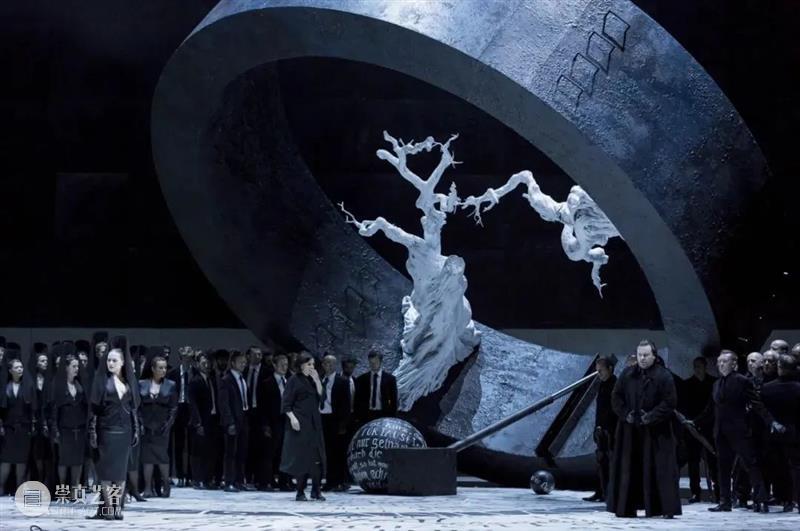 国际舞美大师丨斯特法诺·波达：打造舞台“五位一体”的整体美学 视频资讯 何天宇 斯特法诺 波达 舞台 舞美 五位一体 国际 大师 整体 美学 上方 崇真艺客