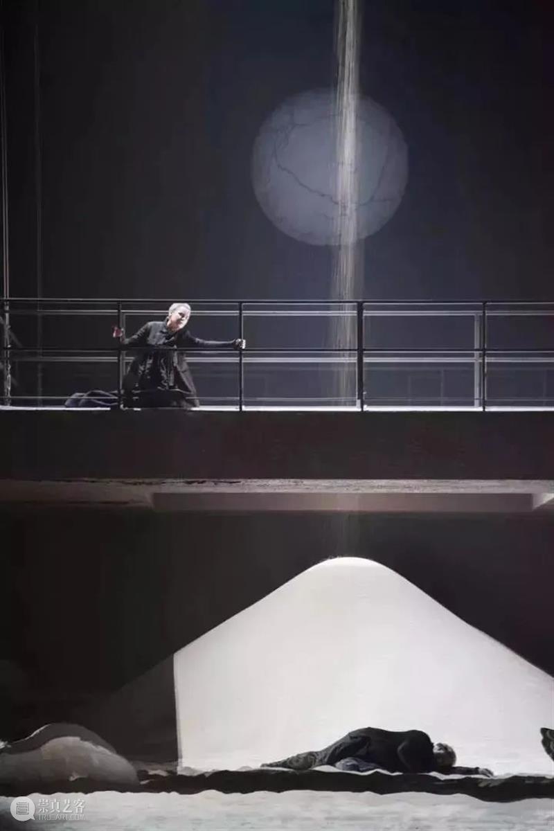 国际舞美大师丨斯特法诺·波达：打造舞台“五位一体”的整体美学 视频资讯 何天宇 斯特法诺 波达 舞台 舞美 五位一体 国际 大师 整体 美学 上方 崇真艺客