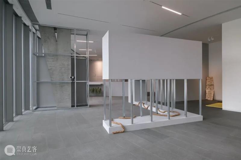 李然：你说什么，就是什么 | HEM展览 李然 HEM 无题 未来 局部 装置 金属 木质 结构 磁带 崇真艺客