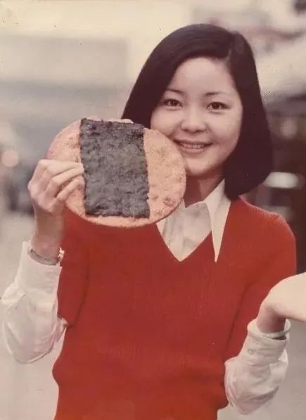 纪念｜邓丽君（1953.1.29—1995.5.8） 邓丽君 英文名 Teresa 台湾 华语 音乐史 盛名 歌唱家 日本 昭和时代 崇真艺客