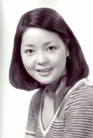 纪念｜邓丽君（1953.1.29—1995.5.8） 邓丽君 英文名 Teresa 台湾 华语 音乐史 盛名 歌唱家 日本 昭和时代 崇真艺客
