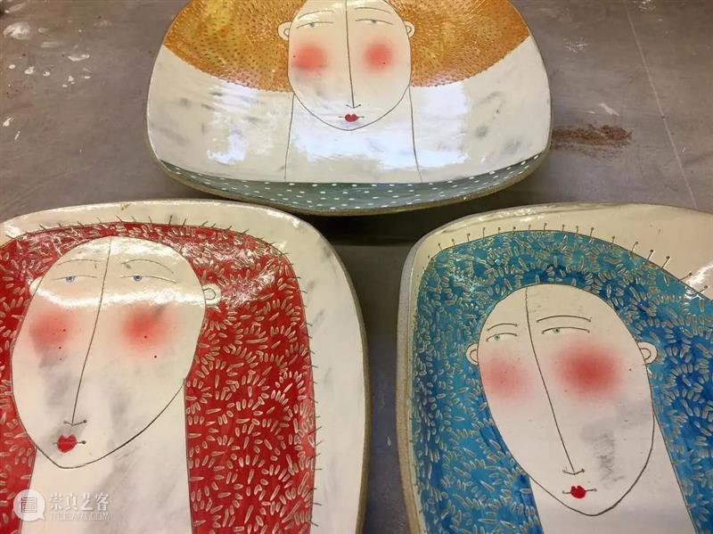 盘子上的艺术 艺术 盘子 生活 经历 作品 一个故事 Sarah 艺术家 简介 传奇 崇真艺客