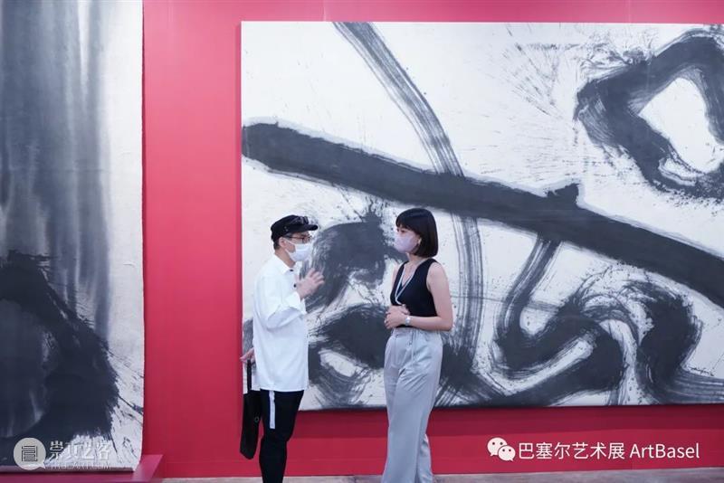 今日穿搭暗号：巴塞尔艺术展香港展会 崇真艺客