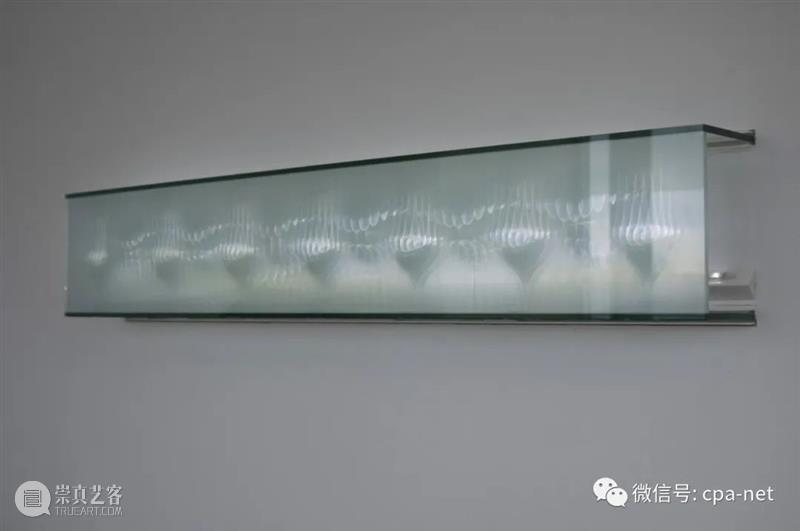 Chris Wood 复杂的玻璃装置散发出生动的色彩光谱 崇真艺客