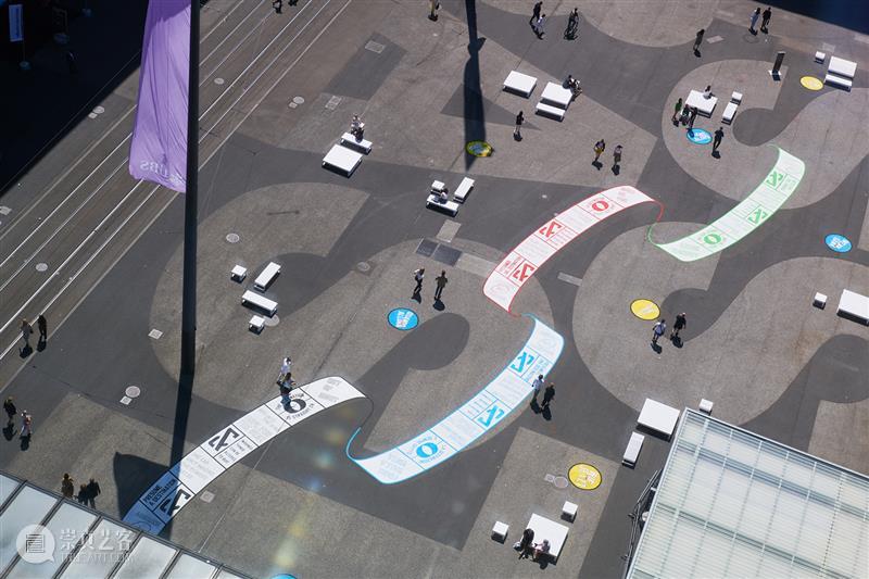 正在展出 | 劳伦斯·韦纳 (Lawrence Weiner) 参与式装置《Out of Sight》| 2022年巴塞尔艺术展 崇真艺客
