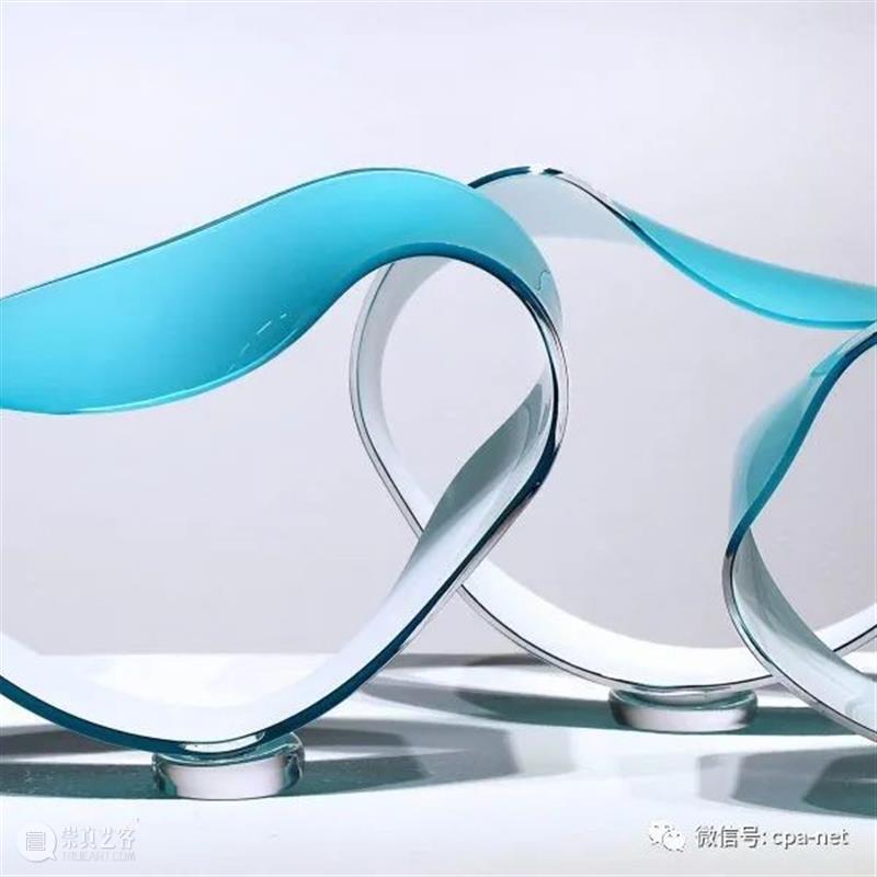 Dylan Martinez/装水的塑料袋 崇真艺客