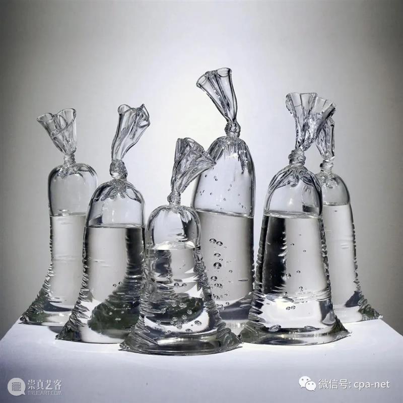 Dylan Martinez/装水的塑料袋 崇真艺客