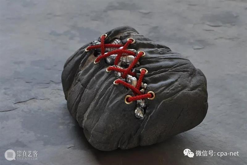 以微缩形式展现超现实场景的石雕艺术 崇真艺客
