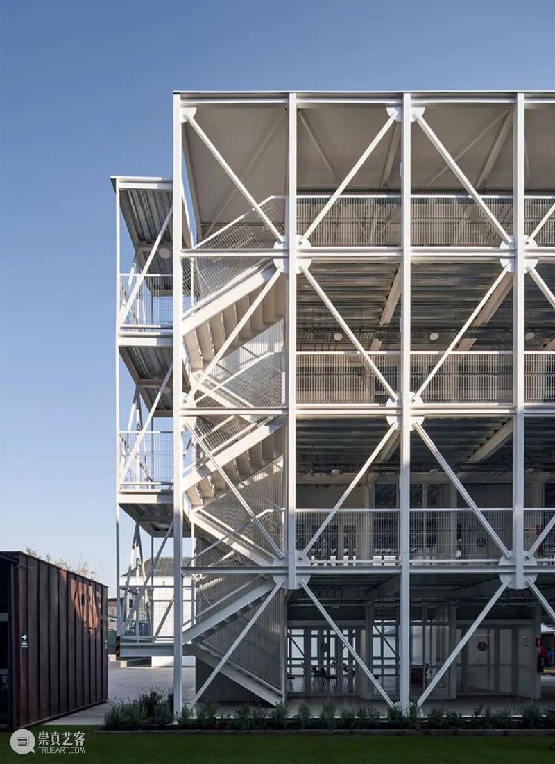 钢骨骼，Talleres大厦 / +.0 Arquitectura 视频资讯 ADCNews 崇真艺客