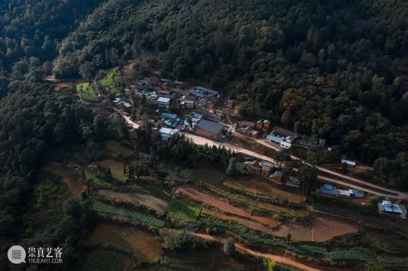 高科学低技术，打黑新村公房 / 一专一村 崇真艺客