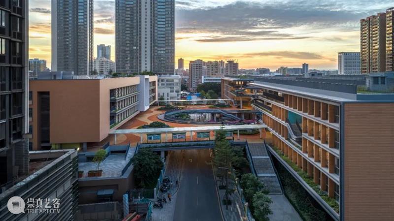 深圳最大规模，外国语学校宝安区 / 华阳国际​设计 崇真艺客