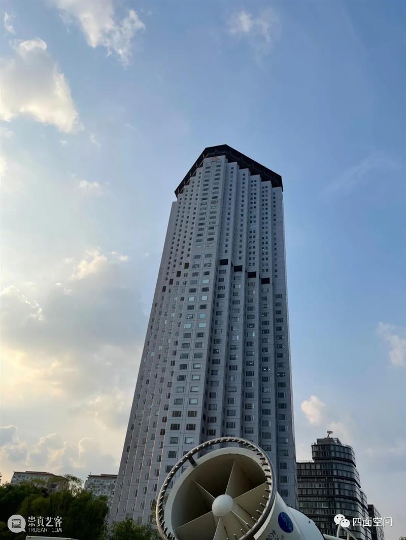 不断增高的地标——光华路旧事之十二 崇真艺客