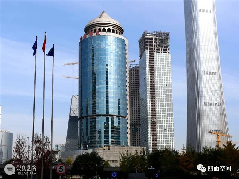 不断增高的地标——光华路旧事之十二 崇真艺客