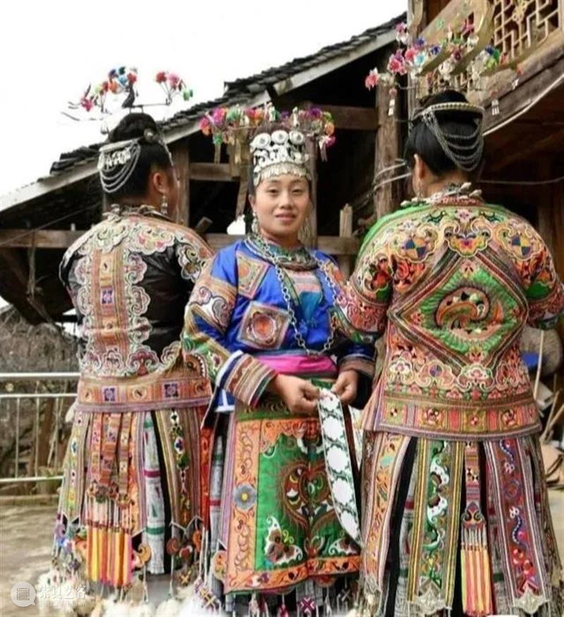 【IFA-民族艺术】苗族百鸟衣 | 披挂于身的民族史诗 崇真艺客