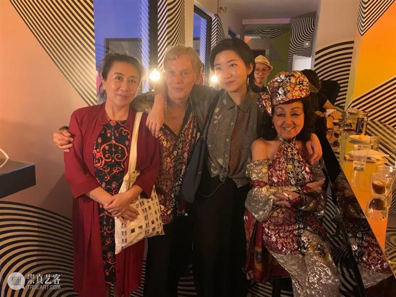 图书馆见｜杨圆圆 + 栾志超：是艺术家，也是导演，还是母亲 视频资讯 OCAT研究中心 崇真艺客