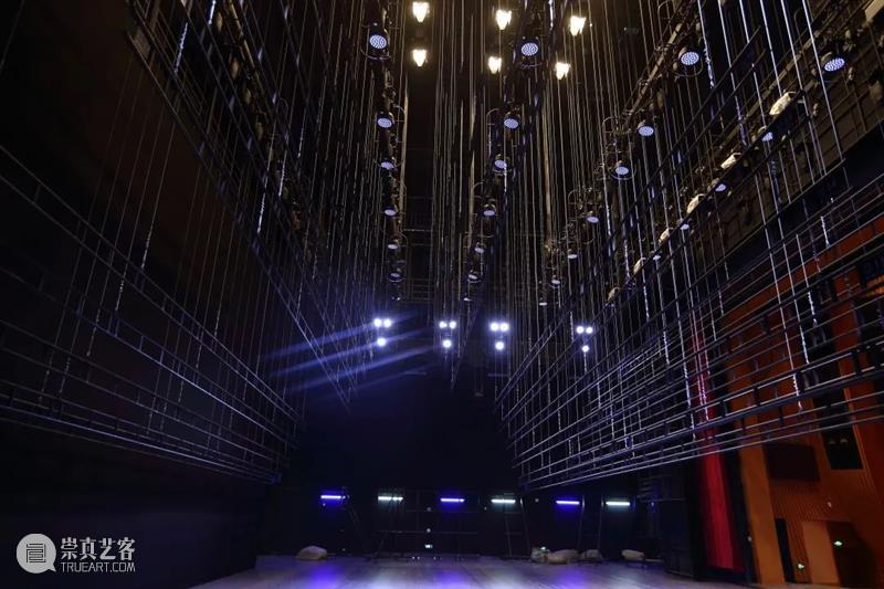 活力重现，青春主场 | 一起打开文化新地标“YOUNG剧场” 崇真艺客