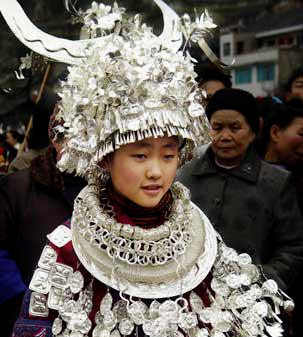 【IFA-民族艺术】苗族银饰 | 以大为美、以重为美、以多为美 崇真艺客