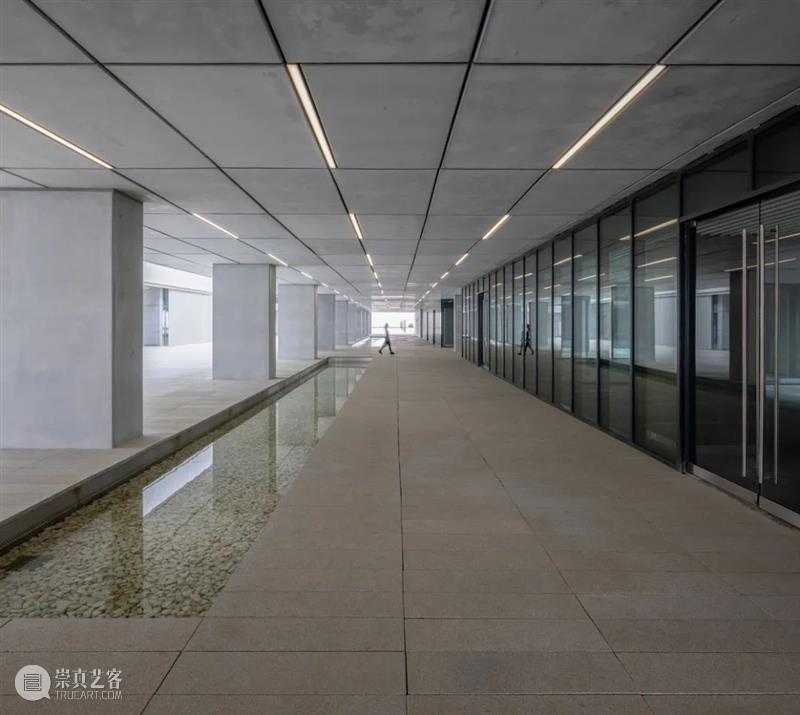 不像市政厅的市政厅，泰基尔达大都会综合体 / Lift Studio 崇真艺客