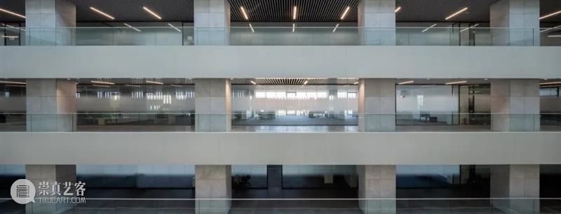 不像市政厅的市政厅，泰基尔达大都会综合体 / Lift Studio 崇真艺客