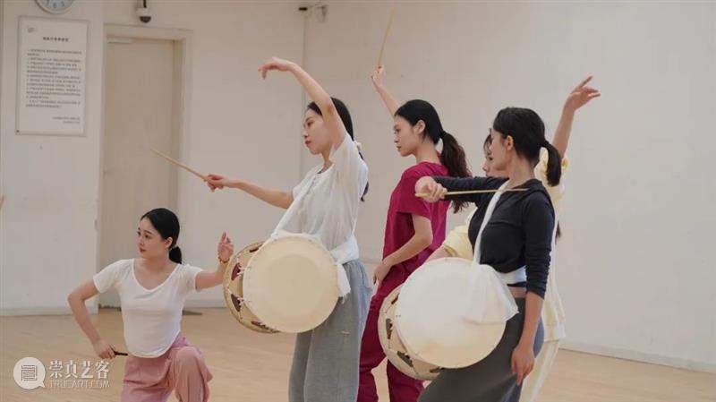 英雄城市再响《英雄赞歌》 | 大型话剧《英雄儿女》今日开票 崇真艺客