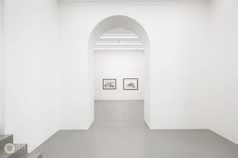 凯伦·基里姆尼克十余年来首次维也纳个展，油画与建筑素描共同成就主题世界 崇真艺客