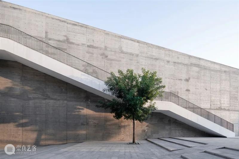 多孔性，友兰中学图艺楼 / WAU建筑事务所 崇真艺客