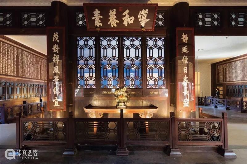 【嘉德香港•十周年庆典拍卖】紫檀剔红有束腰马蹄足龙纹宝座 崇真艺客