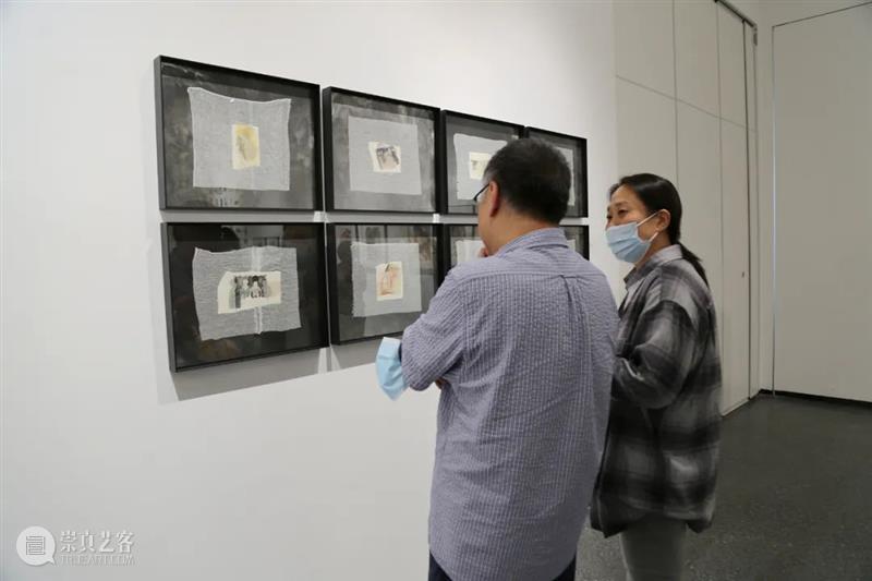 展览开幕|“琥珀生琉璃/荒诞演绎——闫莉、张卓然纸本作品展”开幕 崇真艺客