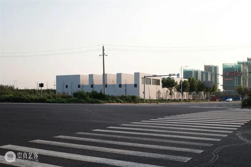 在垃圾中转站中，讨论结构与光 / 潘晖建筑 崇真艺客