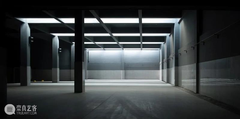 在垃圾中转站中，讨论结构与光 / 潘晖建筑 崇真艺客