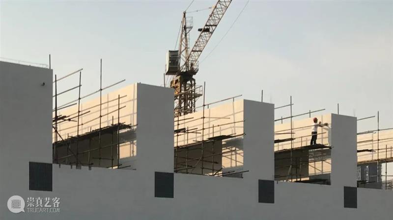 在垃圾中转站中，讨论结构与光 / 潘晖建筑 崇真艺客