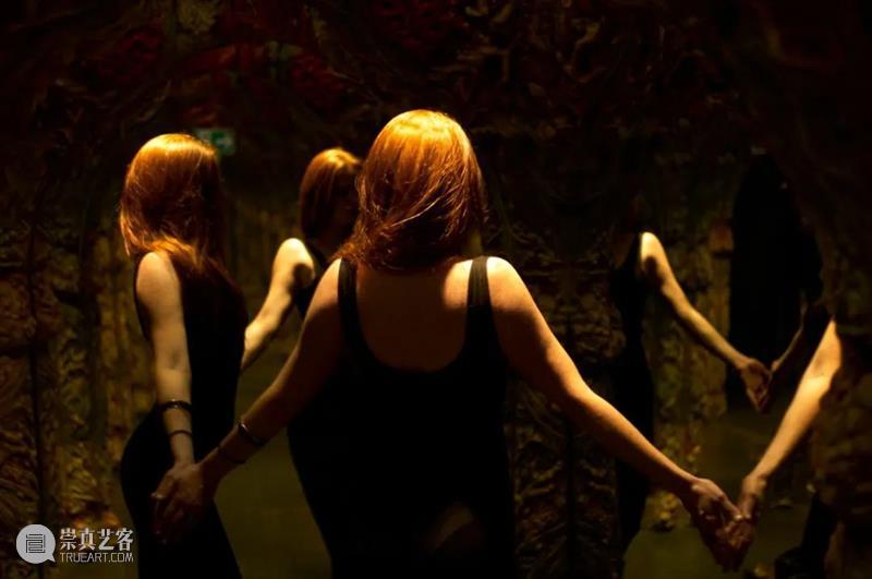 照镜子能有多诡异？ 崇真艺客