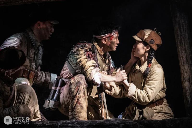 舞台为他们寻回体温｜大型话剧《英雄儿女》再度上演 崇真艺客