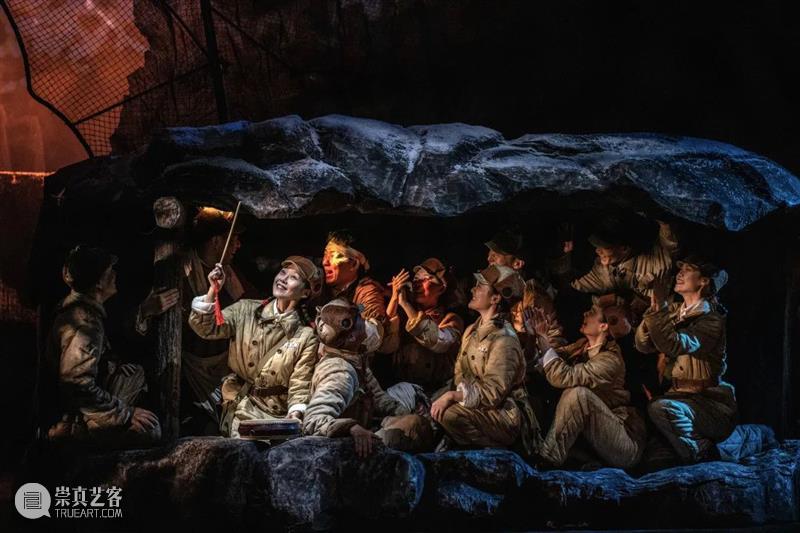 舞台为他们寻回体温｜大型话剧《英雄儿女》再度上演 崇真艺客