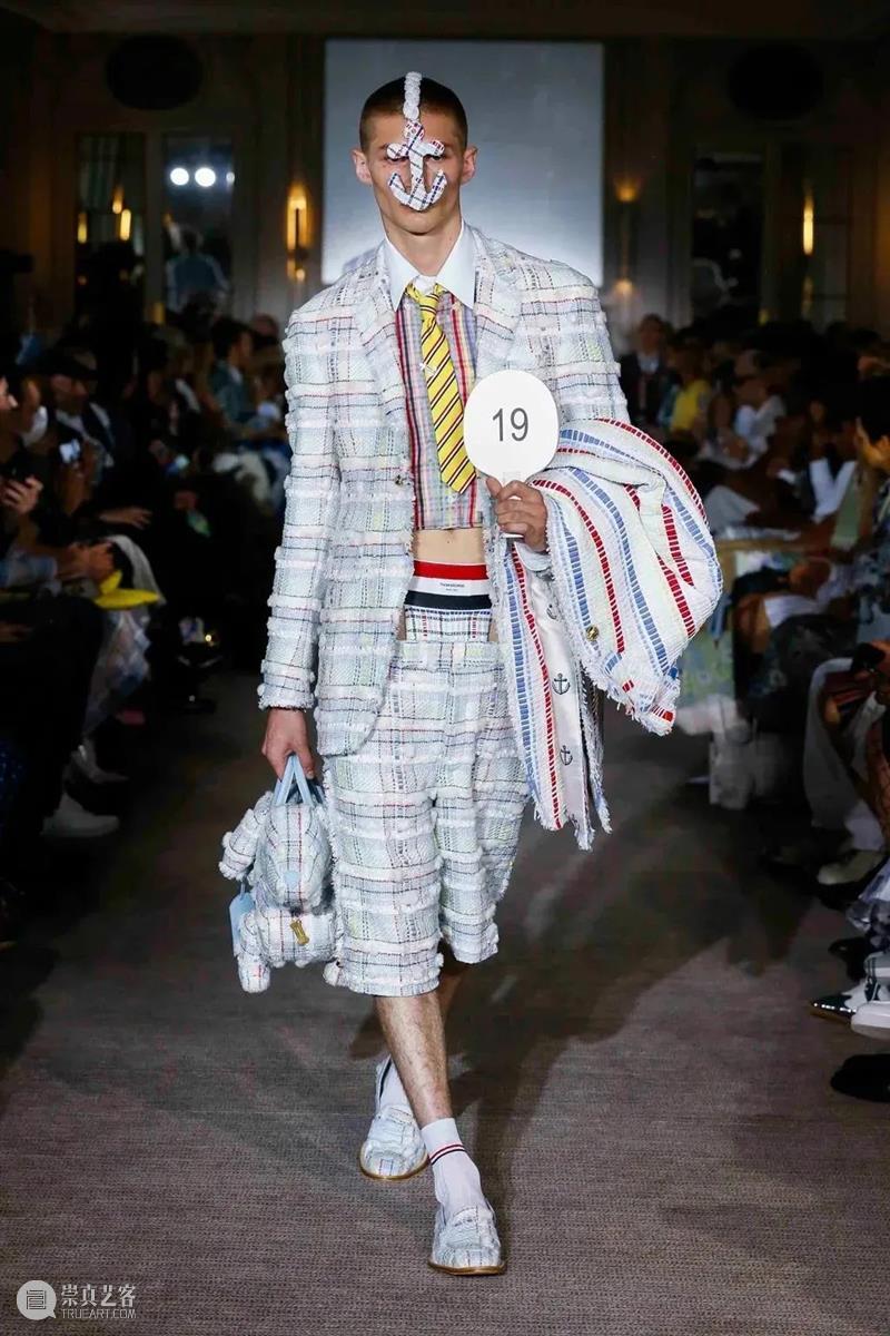 【IFA-时尚资讯】Thom Browne  | 潮玩与时尚，玩具元素融入走秀现场 崇真艺客