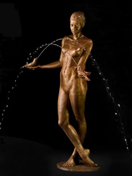当青铜雕塑玩起水来，简直要上天 崇真艺客