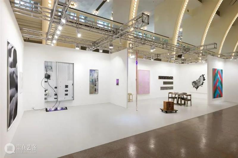 展位现场 | 桑塔画廊正在参加上海021当代艺术博览会 | 展位C03 崇真艺客