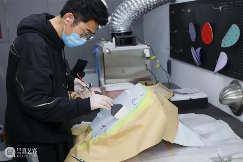 历时12年，中国数字艺术家用一把椅子，开启算法家具新时代 崇真艺客