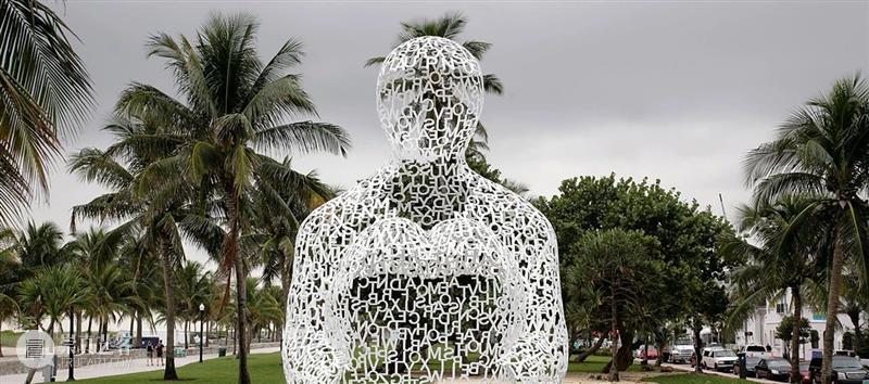 艺术近在眼前！聚焦网上展厅“OVR：迈阿密海滩” 崇真艺客