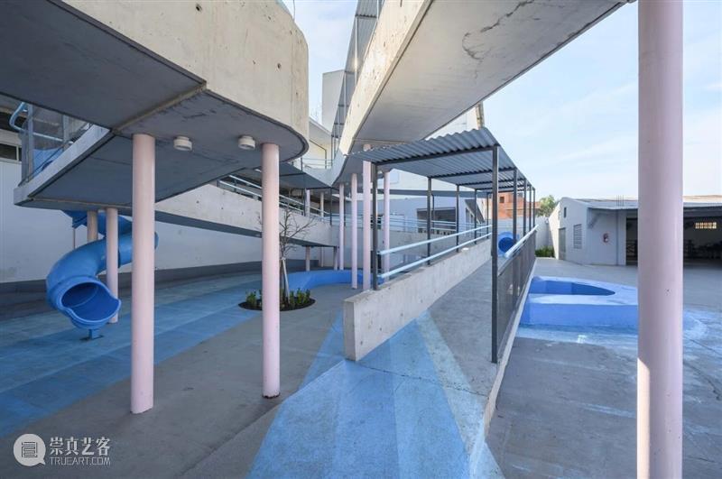 坡地与庭院,学校新游戏空间 / Además arquitectura 崇真艺客