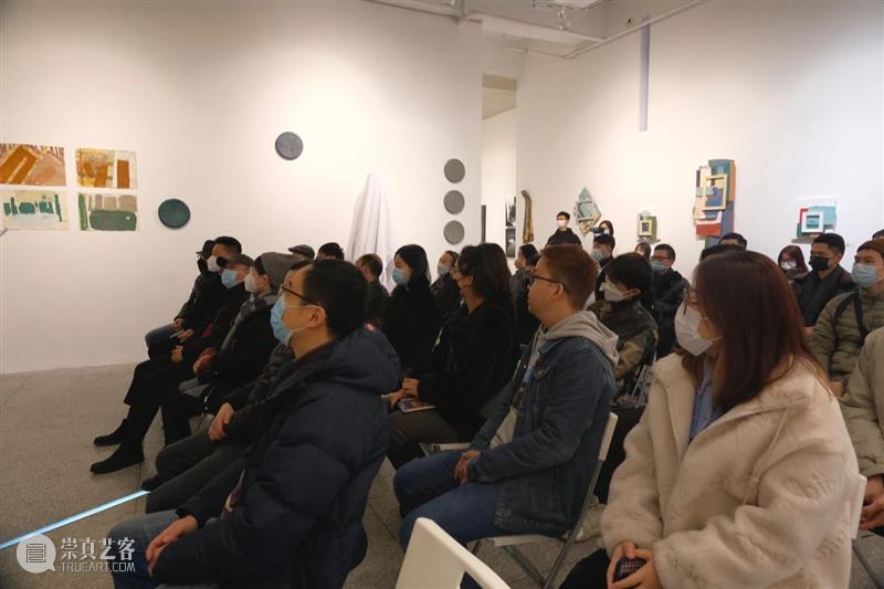 不冷不热：逃离表象后的沉思 ——读胡俊、莫松成的抽象艺术 崇真艺客