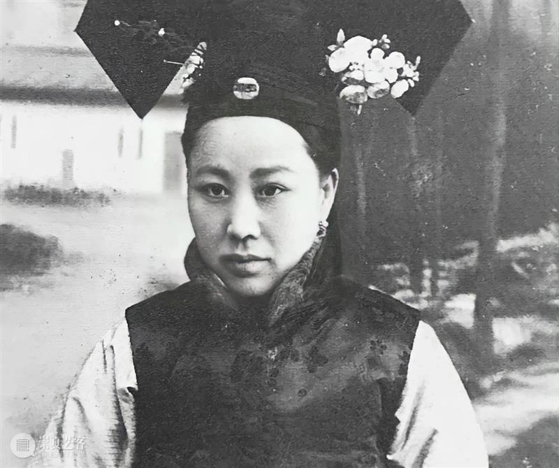 从奶妈到奶瓶：乳房抗争的一百年 崇真艺客
