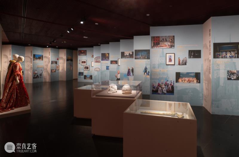 2023华章起,艺术展览开新颜 |“幕启十五华年——国家大剧院百部剧目展”盛大开幕 崇真艺客