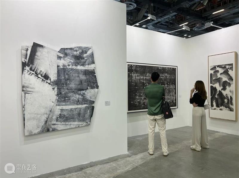艺博会现场 | 墨斋荣获Artsy新加坡艺博会“最佳展位与杰出销售” 崇真艺客