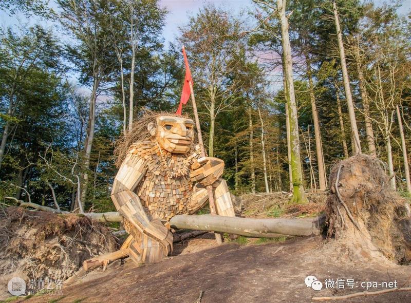 艺术家Thomas Dambo在木头中制作巨魔雕塑 崇真艺客