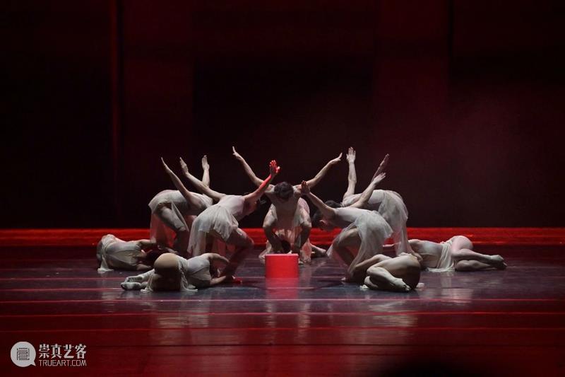 《田园》今日上演｜用舞蹈寄予希望，一同驶向春天的「田园」 崇真艺客