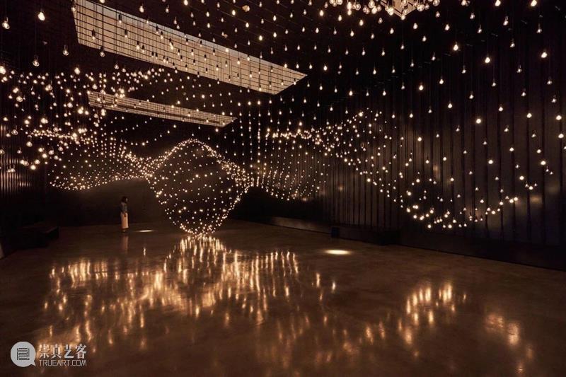 现场｜拉斐尔·洛扎诺-亨默（Rafael Lozano-Hemmer）首次香港个展开幕 呈现大型互动装置及现场表演 崇真艺客