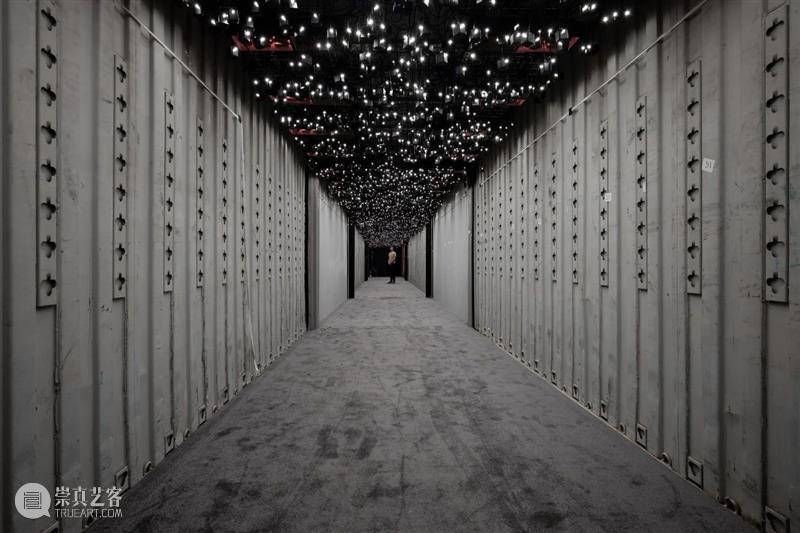 现场｜拉斐尔·洛扎诺-亨默（Rafael Lozano-Hemmer）首次香港个展开幕 呈现大型互动装置及现场表演 崇真艺客